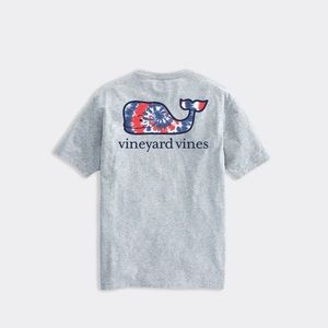 VINEYARD VINES Americana Tie-Dye Whale Fill Short-Sleeve Pocket Tee medium